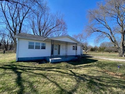 /international/us/245-s-7th-street-nokomis-il-110098085171/