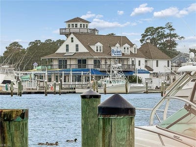 /international/us/423-harbour-point-virginia-beach-va-110110389696/