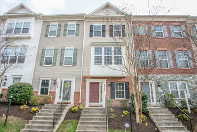 /international/us/4304-potomac-highlands-circle-triangle-va-110107006899/
