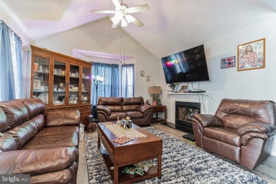 /international/us/14023-lord-marlborough-place-upper-marlboro-md-110101268904/