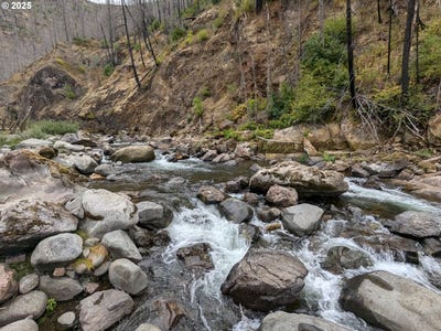 /international/us/1021-rock-creek-rd-idleyld-park-or-110099704585/