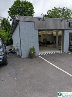 /international/us/11-n-10th-street-emmaus-boro-pa-110108695407/