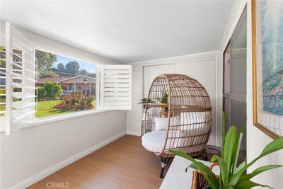 /international/us/19204-avenue-of-the-oaks-newhall-ca-110106344738/