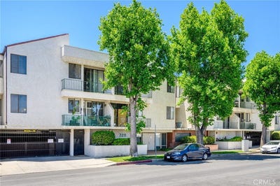 /international/us/7211-cozycroft-winnetka-ca-110108194692/