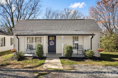 /international/us/19705-s-ferry-street-cornelius-nc-110106494457/
