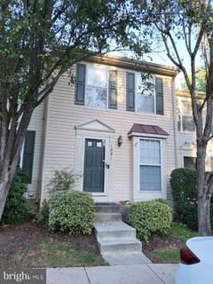 /international/us/1881-tiger-lily-circle-woodbridge-va-110120860368/