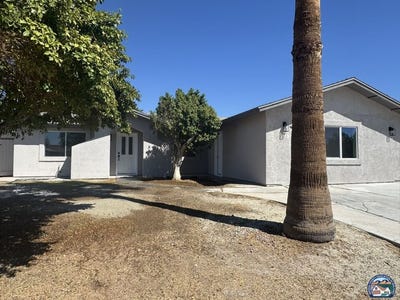 /international/us/801-villa-grande-st-calexico-ca-110110297915/