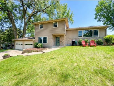 /international/us/906-s-whitford-street-fergus-falls-mn-110107341407/