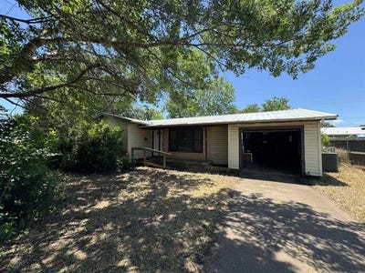 /international/us/1017-s-adams-street-mcgregor-tx-110100478438/