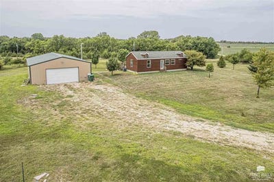 /international/us/2294-8th-road-clay-center-ks-110101502872/?lang=en