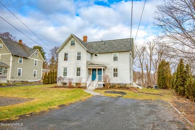 /international/us/137-housatonic-st-lenox-ma-110108258306/