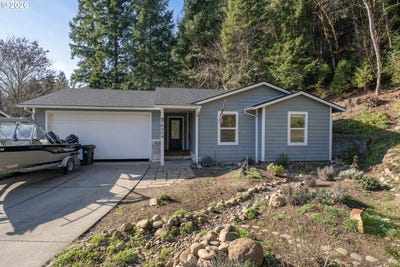 /international/us/76554-bobbe-way-oakridge-or-110105637157/