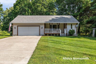 /international/us/370-pine-street-fruitport-mi-110101011408/