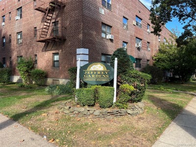 /international/us/216-05-48th-avenue-bayside-ny-110120618110/
