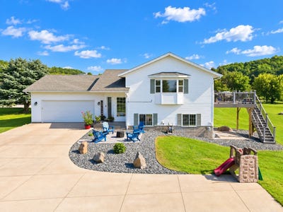/international/us/n4904-572nd-street-menomonie-wi-110109409221/