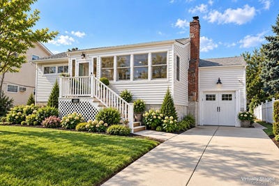 /international/us/400-s-long-beach-avenue-freeport-ny-110119968674/