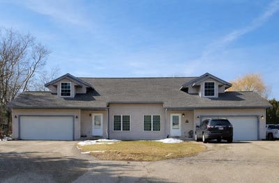 /international/us/n4583-hickory-road-hustisford-wi-110106621041/
