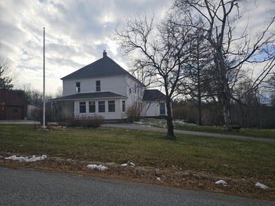 /international/us/165-old-stage-road-norway-me-110103797646/