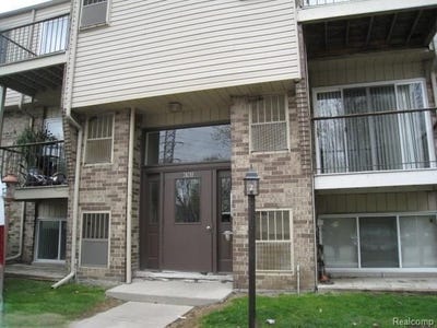 /international/us/38290-fairway-court-clinton-twp-mi-110104613296/