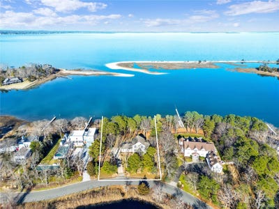 /international/us/8-duckwood-lane-hampton-bays-ny-110105331562/