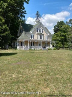 /international/us/41-county-road-39-round-top-ny-110105902883/