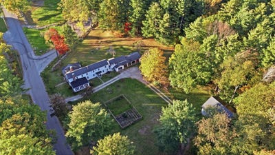 /international/us/202-ash-st-winchendon-ma-110120512504/