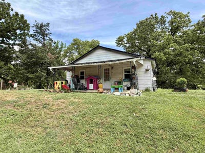 /international/us/701-circle-hill-dr-selmer-tn-110107783856/