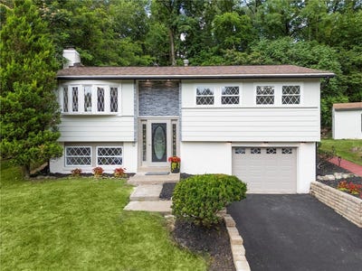 /international/us/224-laura-lee-dr-moon-crescent-twp-pa-110100939620/