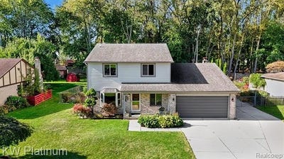 /international/us/33704-roselawn-street-chesterfield-twp-mi-110120453760/