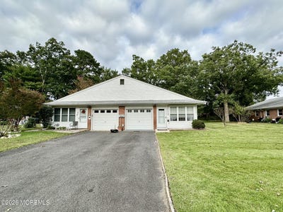 /international/us/133-b-azalea-drive-whiting-nj-110110375786/
