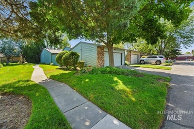 /international/us/7123-w-cascade-dr-boise-id-110108398663/