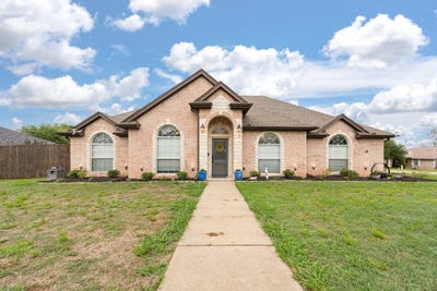 /international/us/608-spring-creek-street-keene-tx-110107403010/