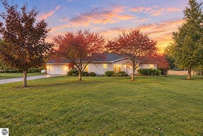 /international/us/5014-monroe-road-lakeview-mi-110120532957/