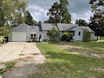 /international/us/4658-n-croswell-road-alma-mi-110107463843/
