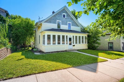 /international/us/106-n-pine-street-chaska-mn-110109144087/