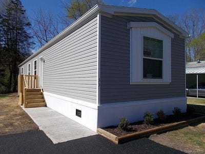 /international/us/33-tiger-lily-drive-port-jervis-ny-110107963008/