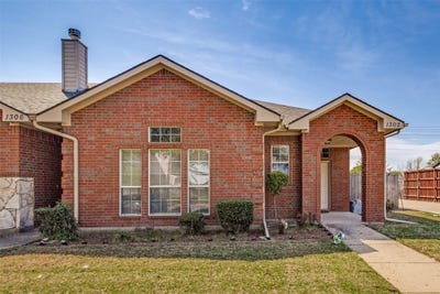 /international/us/1302-poinsettia-boulevard-denton-tx-110106722724/
