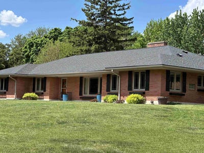 /international/us/1-colonial-cir-storm-lake-ia-110099531002/