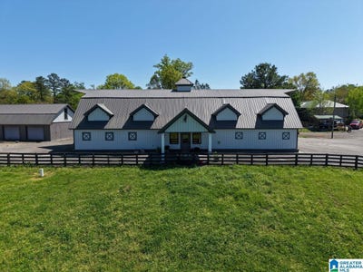 /international/us/1025-8th-street-pleasant-grove-al-110098668292/