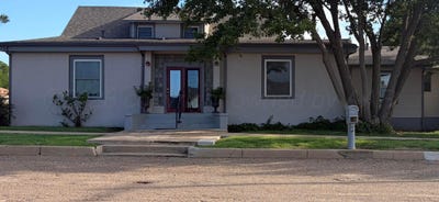 /international/us/216-e-4th-street-clarendon-tx-110109216438/