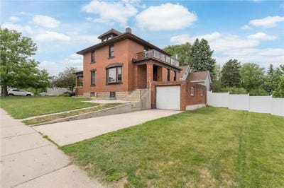 /international/us/700-n-state-street-new-ulm-mn-110108480699/