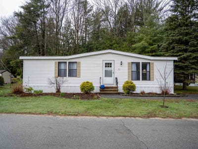 /international/us/52-monadnock-drive-rochester-nh-110108167416/