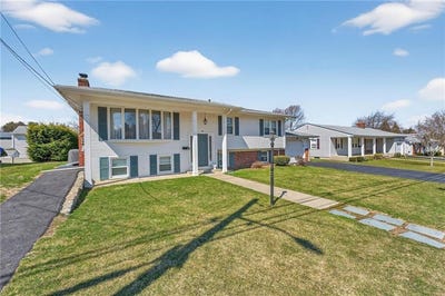 /international/us/27-wenscott-lane-north-providence-ri-110106761024/