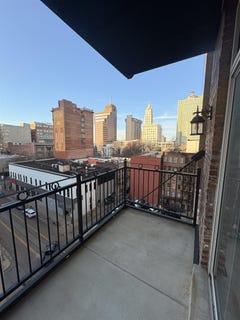 /international/us/127-madison-ave-memphis-tn-110105885471/