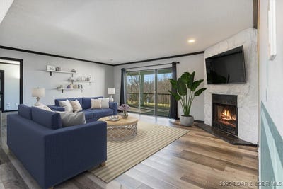 /international/us/65-laguna-dr-lake-ozark-mo-110096938857/