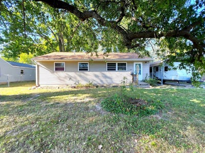 /international/us/818-e-lafayette-st-olney-il-110110191534/