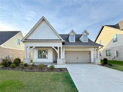 /international/us/413-christina-lane-auburn-al-110101123302/