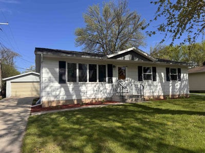 /international/us/787-chester-place-fond-du-lac-wi-110107811150/