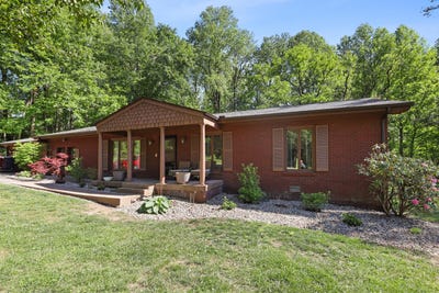 /international/us/391-n-hills-road-corbin-ky-110107776831/