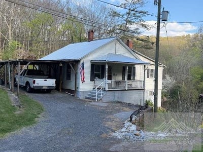 /international/us/113-doak-st-bluefield-va-110107547831/